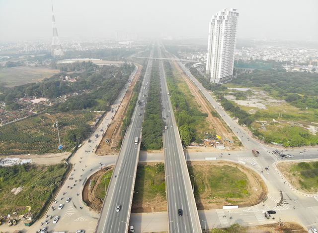 Mở rộng đường gom đại lộ thăng long